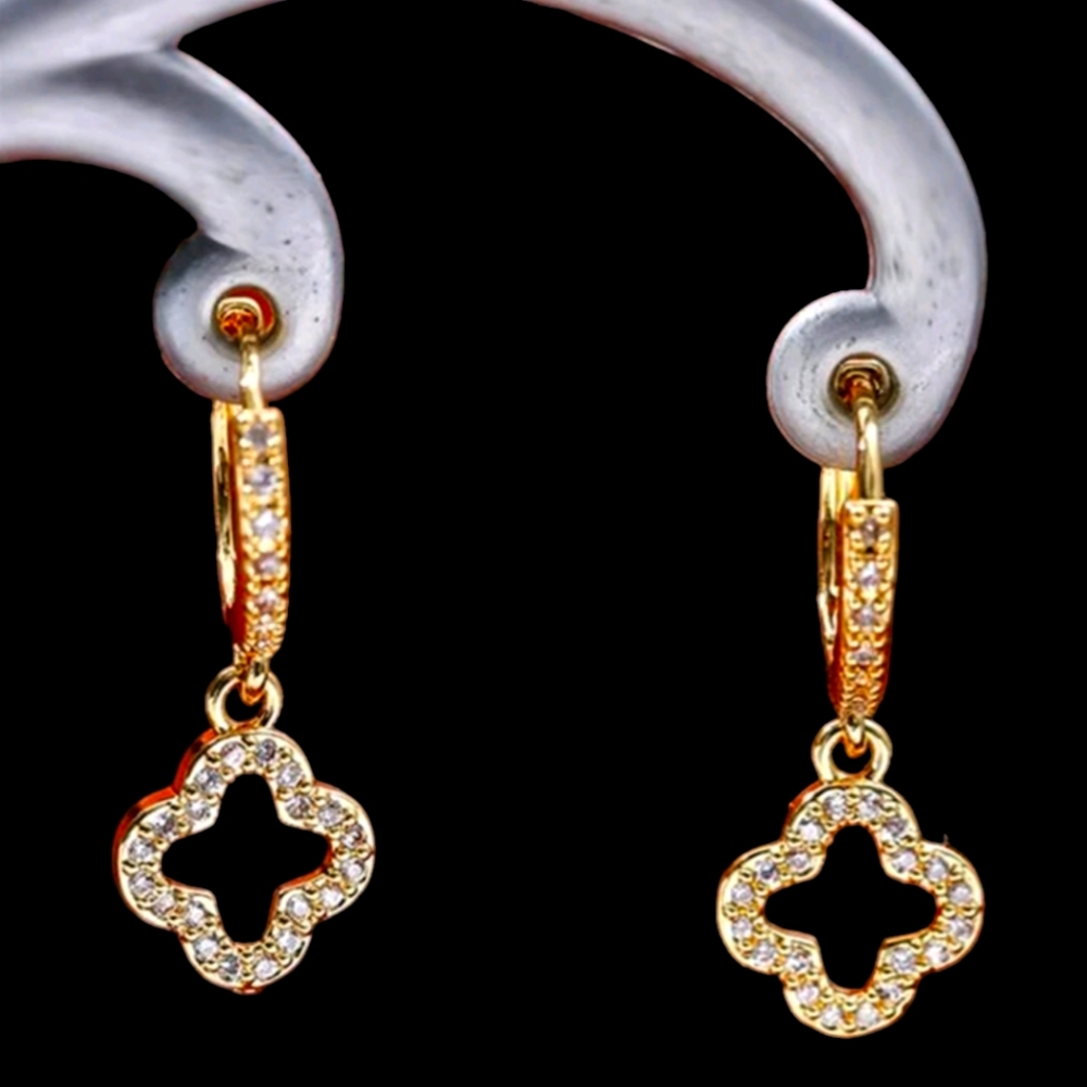 Clover Dangle Earrings - Picture 1 of 2